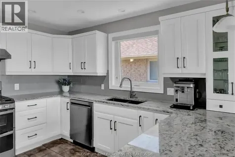 19 Stonegate Walk Chatham ON N7M 0A3