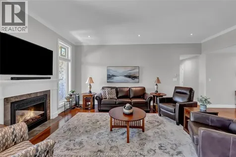 19 Stonegate Walk Chatham ON N7M 0A3