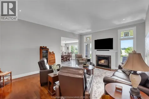 19 Stonegate Walk Chatham ON N7M 0A3