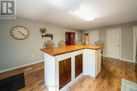 176 Eastman Avenue Adelaide Metcalfe ON N7G 3K1