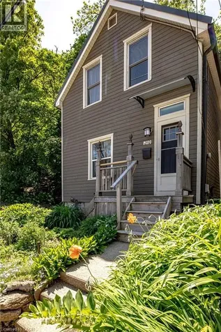 210 Charlton Avenue East Hamilton ON L8N 1Z1