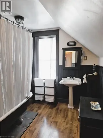210 Charlton Avenue East Hamilton ON L8N 1Z1
