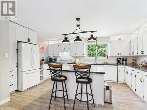105 Menomini Road Huron-kinloss ON N2Z 2X3