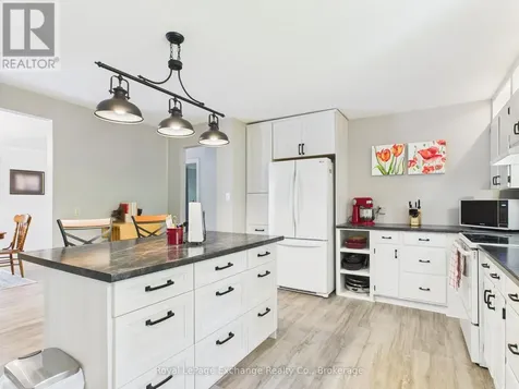 105 Menomini Road Huron-kinloss ON N2Z 2X3