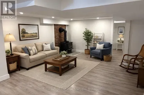 105 Menomini Road Huron-kinloss ON N2Z 2X3