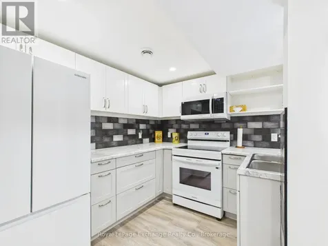105 Menomini Road Huron-kinloss ON N2Z 2X3