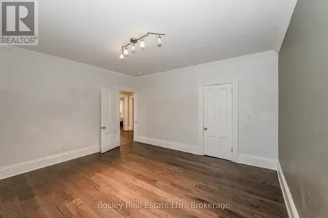 80 Queen Street Guelph (st. George's) ON N1E 4R8