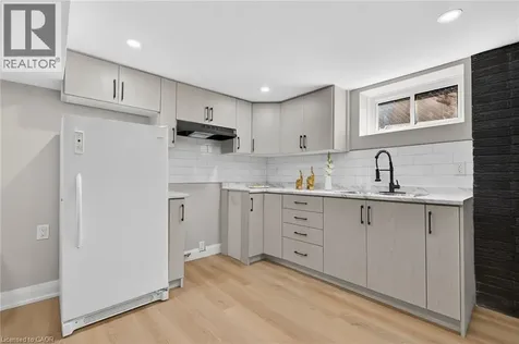 83 Riverdale Drive Hamilton ON L8E 1K2