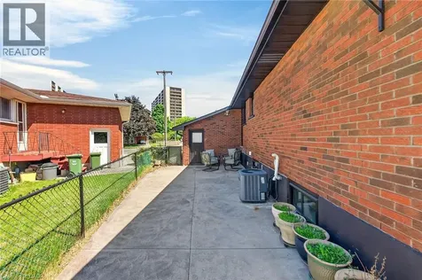 83 Riverdale Drive Hamilton ON L8E 1K2