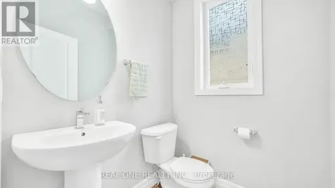 164 Mountain Holly Court Waterloo ON N2V 0E1
