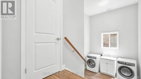 164 Mountain Holly Court Waterloo ON N2V 0E1