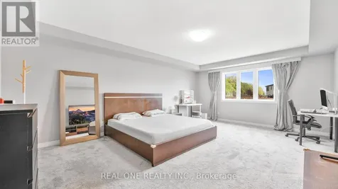 164 Mountain Holly Court Waterloo ON N2V 0E1
