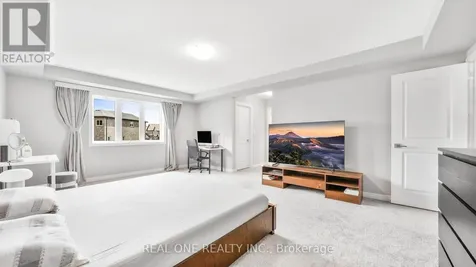 164 Mountain Holly Court Waterloo ON N2V 0E1