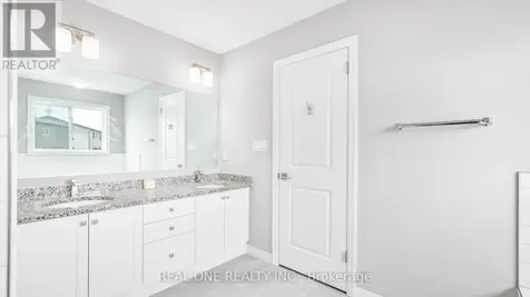 164 Mountain Holly Court Waterloo ON N2V 0E1