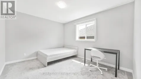 164 Mountain Holly Court Waterloo ON N2V 0E1