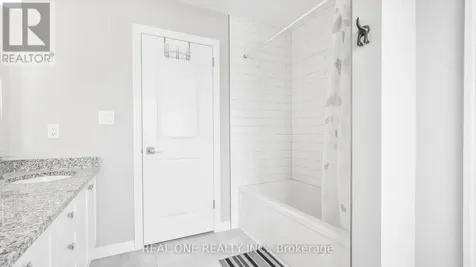 164 Mountain Holly Court Waterloo ON N2V 0E1