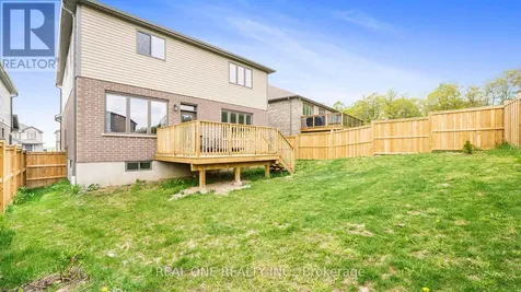 164 Mountain Holly Court Waterloo ON N2V 0E1