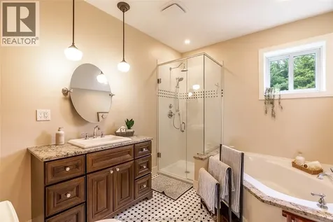 11179 Longwoods Road Thamesville ON N0P 2K0