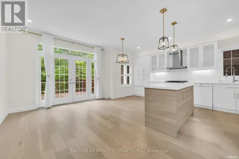 36 Crispin Court Markham (buttonville) ON L3R 4G6