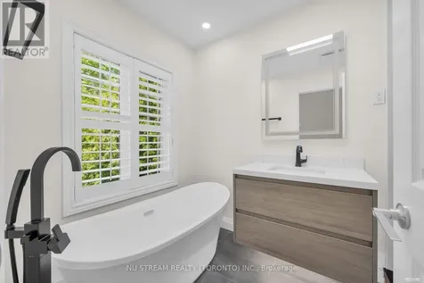 36 Crispin Court Markham (buttonville) ON L3R 4G6