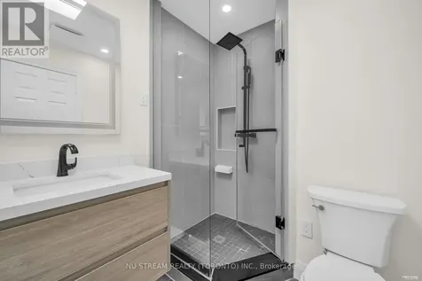 36 Crispin Court Markham (buttonville) ON L3R 4G6