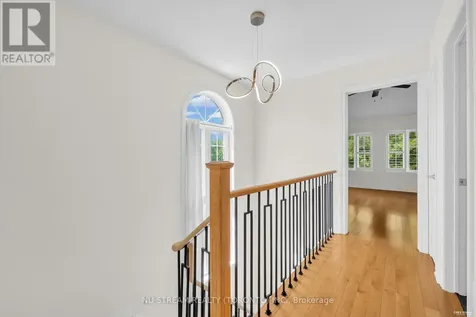 36 Crispin Court Markham (buttonville) ON L3R 4G6