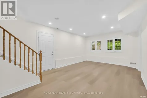 36 Crispin Court Markham (buttonville) ON L3R 4G6