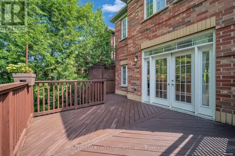 36 Crispin Court Markham (buttonville) ON L3R 4G6