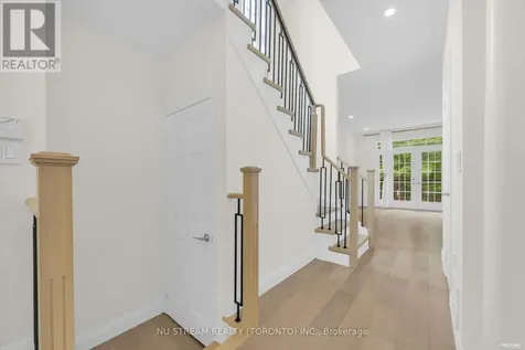 36 Crispin Court Markham (buttonville) ON L3R 4G6