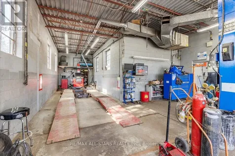 14806 Woodbine Avenue Whitchurch-stouffville ON L4A 2C9