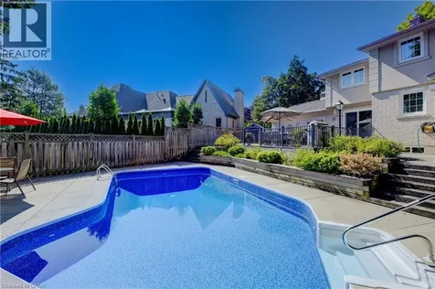 60 Huntley Crescent Kitchener ON N2M 2R3