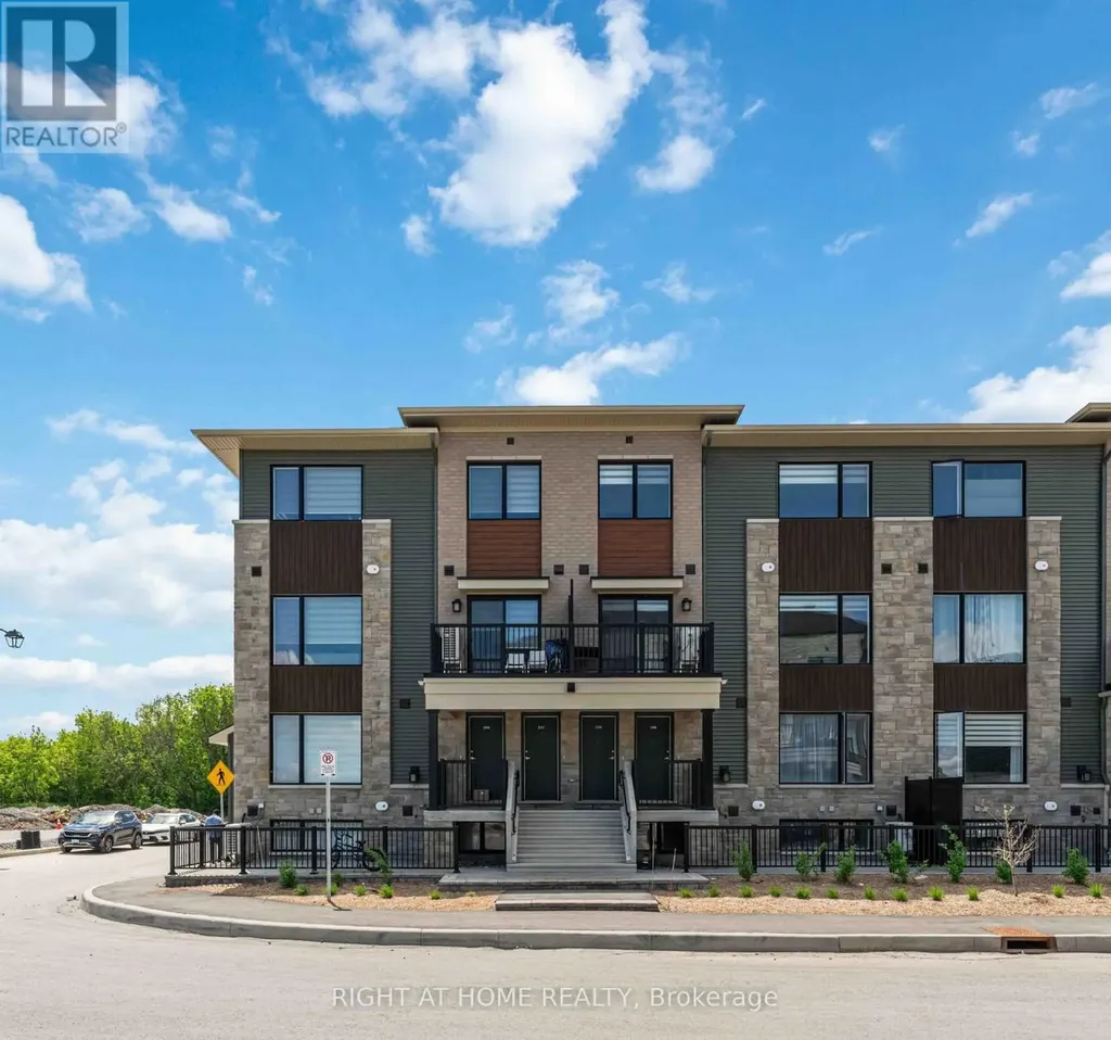 1310 Creekway Private Ottawa ON K2T 0T1