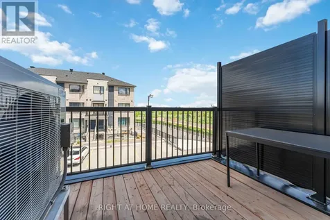 1310 Creekway Private Ottawa ON K2T 0T1