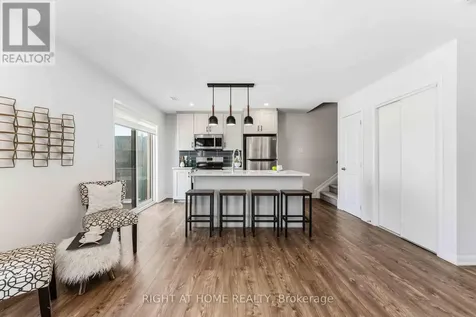 1310 Creekway Private Ottawa ON K2T 0T1