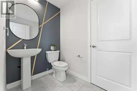 1310 Creekway Private Ottawa ON K2T 0T1