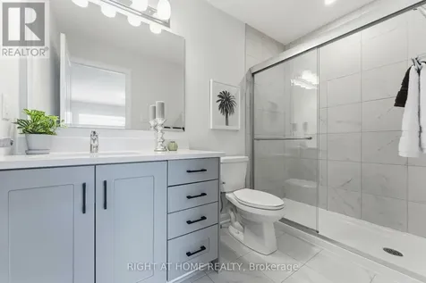 1310 Creekway Private Ottawa ON K2T 0T1