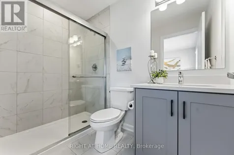 1310 Creekway Private Ottawa ON K2T 0T1