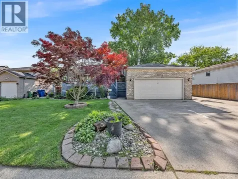 2115 Longfellow Windsor ON N9B 3J5