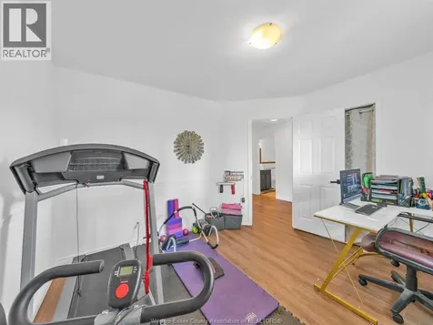 2115 Longfellow Windsor ON N9B 3J5