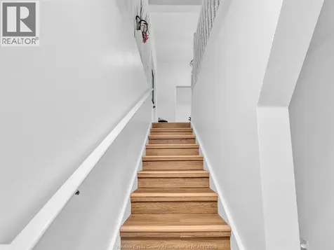 2115 Longfellow Windsor ON N9B 3J5