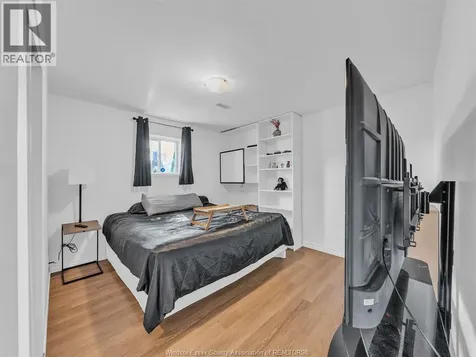 2115 Longfellow Windsor ON N9B 3J5