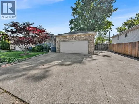 2115 Longfellow Windsor ON N9B 3J5