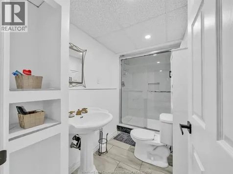 2115 Longfellow Windsor ON N9B 3J5