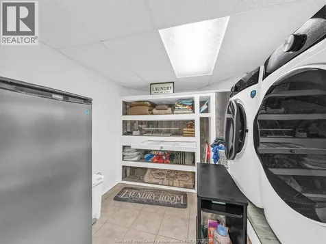 2115 Longfellow Windsor ON N9B 3J5