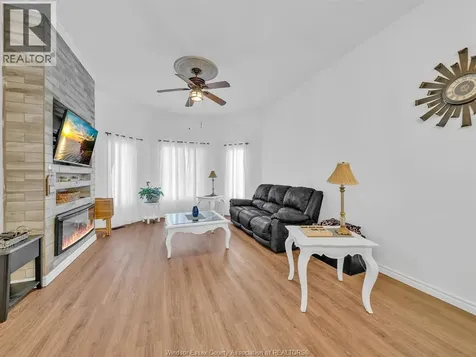 2115 Longfellow Windsor ON N9B 3J5