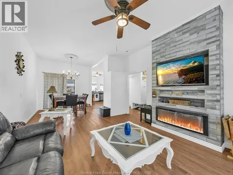 2115 Longfellow Windsor ON N9B 3J5