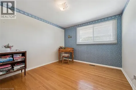 15 Cloverdale Crescent Kitchener ON N2M 4X1