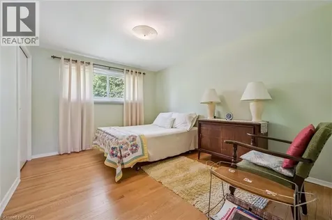 15 Cloverdale Crescent Kitchener ON N2M 4X1