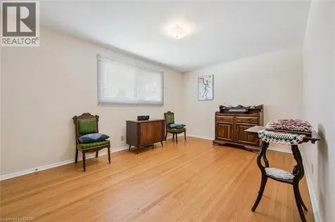 15 Cloverdale Crescent Kitchener ON N2M 4X1