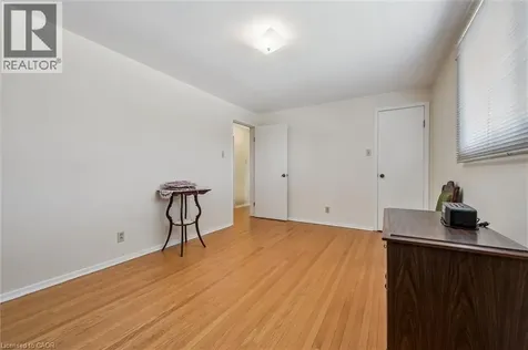 15 Cloverdale Crescent Kitchener ON N2M 4X1